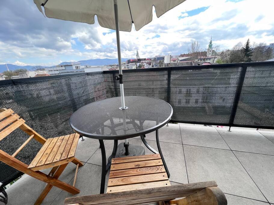 City Center Apartment With Nice Balcony Žilina Exterior foto